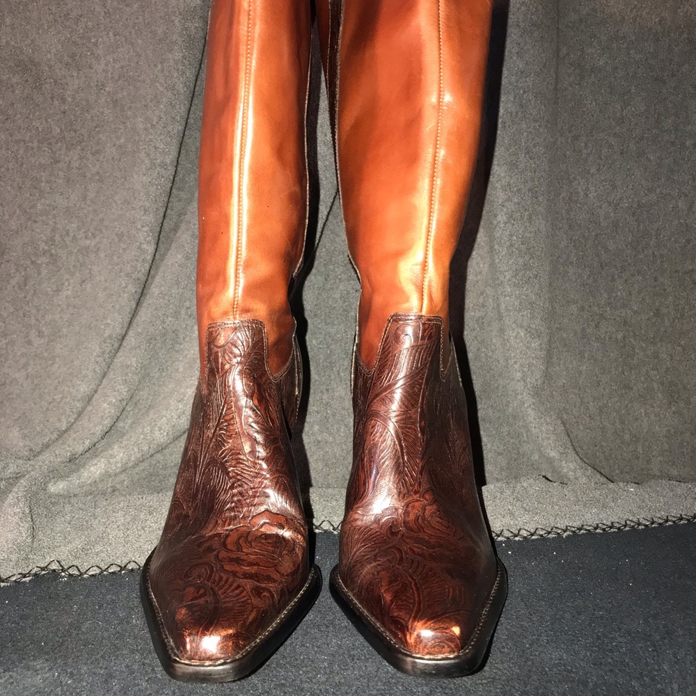 Shoes - Picture 2 of 4